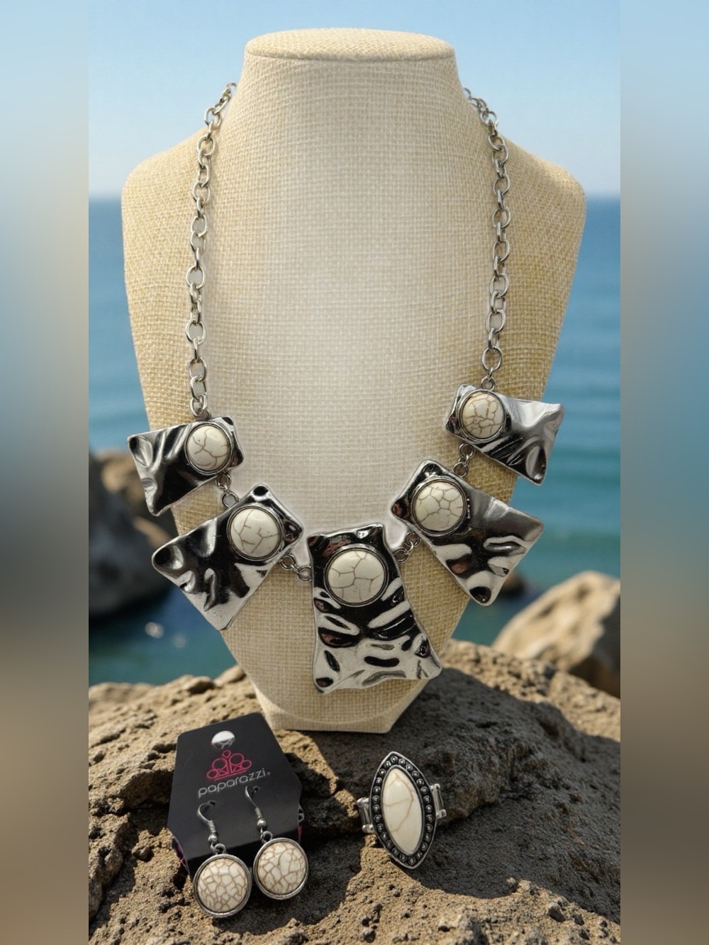 Paparazzi Cougar White Bib Necklace ,Earring Set & Ring  NWT Silver Tone